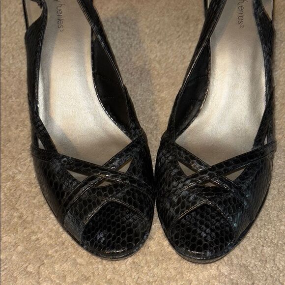 DAISY FUENTES CECILE BLACK SLINGBACK HEELS - Picture 2 of 6